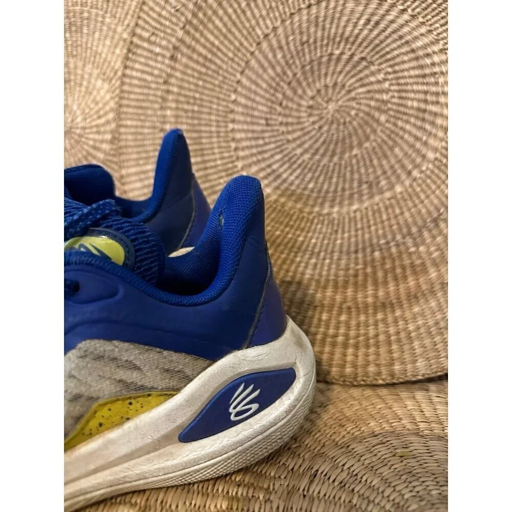 Under Armour Curry youth size 4.5 sneakers